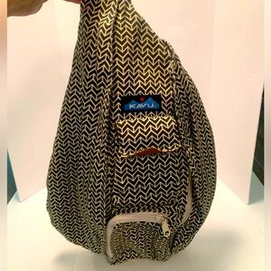 KAVU Rope Shoulder Bag: Great Chevron Pattern!
